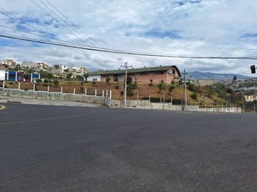 VENTA BODEGA COMERCIAL EN AMBATO, SECTOR CIUDADELA INGAHURCO