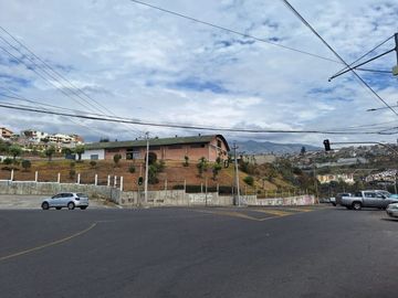 VENTA BODEGA COMERCIAL EN AMBATO, SECTOR CIUDADELA INGAHURCO
