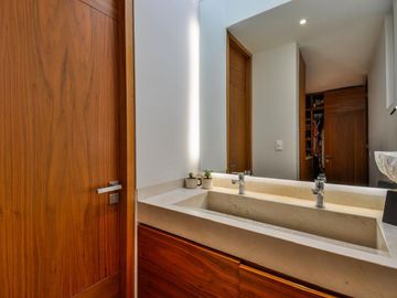 Hermosa casa recien remodelada en Vista Hermosa