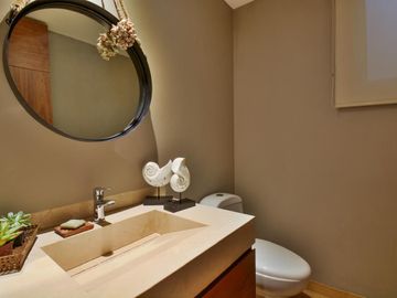 Hermosa casa recien remodelada en Vista Hermosa
