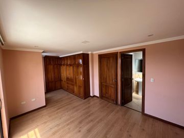 Hermosa casa 5 dormitorios Av. del Tejar