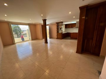 Hermosa casa 5 dormitorios Av. del Tejar