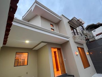 Hermosa casa 5 dormitorios Av. del Tejar