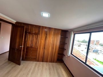 Hermosa casa 5 dormitorios Av. del Tejar