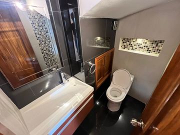 Hermosa casa 5 dormitorios Av. del Tejar
