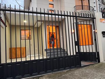 Hermosa casa 5 dormitorios Av. del Tejar