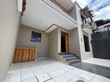 Hermosa casa 5 dormitorios Av. del Tejar