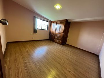 Hermosa casa 5 dormitorios Av. del Tejar