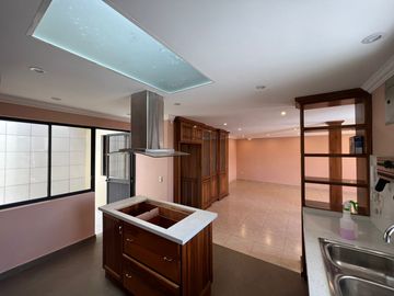 Hermosa casa 5 dormitorios Av. del Tejar