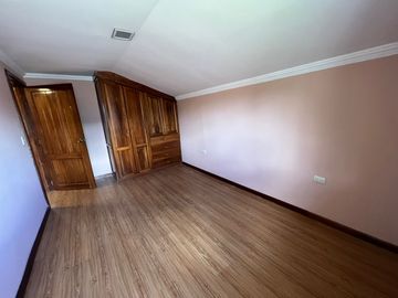 Hermosa casa 5 dormitorios Av. del Tejar