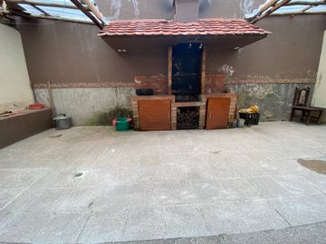 Amplia casa rentera en Totoracocha