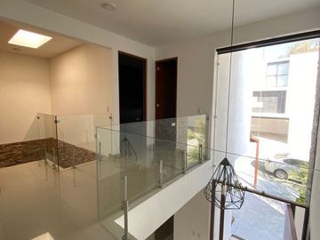Burgos Corinto - Estricta y Doble Seguridad - Hermosa Casa.