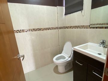 Burgos Corinto - Estricta y Doble Seguridad - Hermosa Casa.
