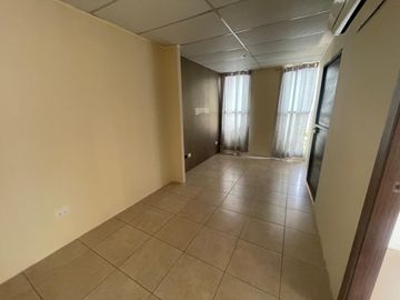 URBANIZACION CIUDAD SANTIAGO ETAPA FORESTAL VENDO PRECIOSA VILLA UNA PLANTA DOS DORMITORIOS, OPORTUNIDAD