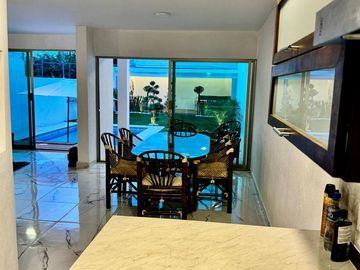 Los Tulipanes - Hermosa Casa Estilo Moderno - Nueva!
