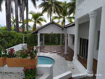 VENDO HERMOSA CASA CAMPESTRE EN CONDOMINIO LA ESTANCIA, MELGAR, TOLIMA