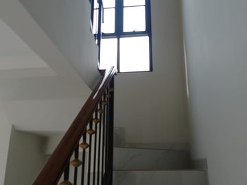 Rumah Ready Murah 2 Lantai Di Cibubur Jaktim Diskon 100 Juta Nego