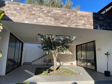 HERMOSA CASA EN PRIVADA ZONA SUR DE QUERÉTARO