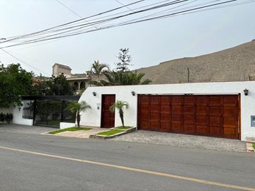 VENDO LINDA CASA EN EL SOL DE LA MOLINA