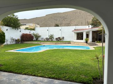 VENDO LINDA CASA EN EL SOL DE LA MOLINA