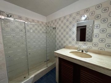VENDO LINDA CASA EN EL SOL DE LA MOLINA