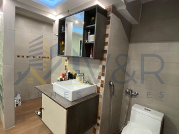 Casa grande en venta sector de Monjas Orquídeas