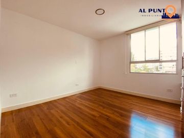 Departamento de Venta en Burgeois y Av. República cerca de la U.T.E.