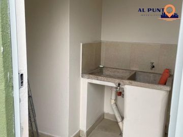 Departamento de Venta en Burgeois y Av. República cerca de la U.T.E.