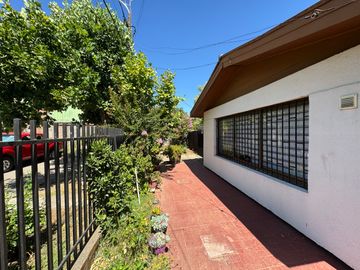 Amplia casa 4D 2B con 368M2 terreno a pasos del centro Chillán