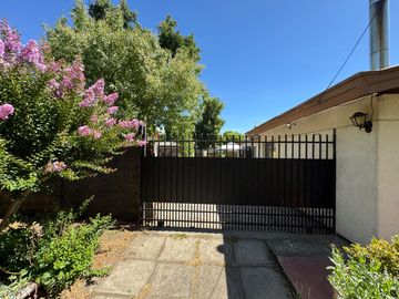 Amplia casa 4D 2B con 368M2 terreno a pasos del centro Chillán