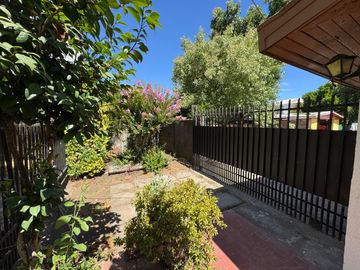 Amplia casa 4D 2B con 368M2 terreno a pasos del centro Chillán