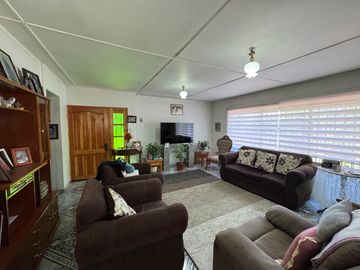 Amplia casa 4D 2B con 368M2 terreno a pasos del centro Chillán