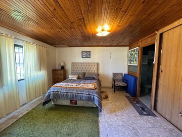Amplia casa 4D 2B con 368M2 terreno a pasos del centro Chillán