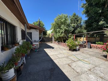 Amplia casa 4D 2B con 368M2 terreno a pasos del centro Chillán