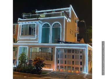 VENDO CASA ESQUINERA EXTERNA BARRIO CANEY