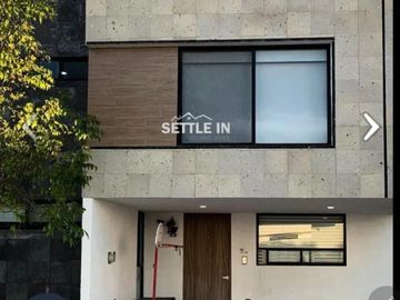 CASA EN VENTA EN LOMAS DE ANGELOPOLIS 2
