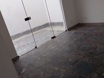 SE VENDE CASA COMPLETAMENTE REMODELADA EN CHACARILLA DEL ESTANQUE SAN BORJA