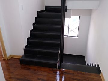 SE VENDE CASA COMPLETAMENTE REMODELADA EN CHACARILLA DEL ESTANQUE SAN BORJA