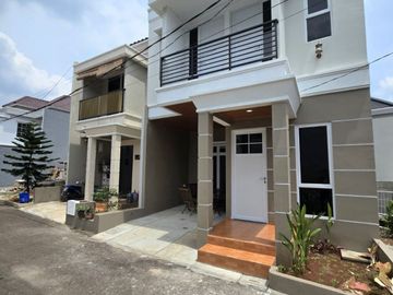 Rumah Mewah 2 Lantai Dekat Kampus UI Depok Dan Stasiun KRL Depok Baru