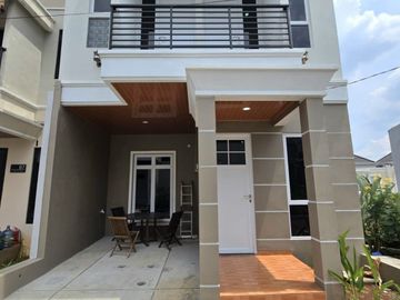 Rumah Mewah 2 Lantai Dekat Kampus UI Depok Dan Stasiun KRL Depok Baru