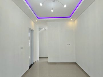 Rumah Mewah 2 Lantai Dekat Kampus UI Depok Dan Stasiun KRL Depok Baru