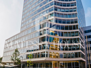 SE ALQUILAN OFICINAS IMPLEMENTADAS EN CENTRO EMPRESARIAL CAMINO REAL, SAN ISIDRO