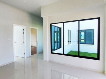 Brand new luxurious villa with short walking distance to Mae Phim Beach