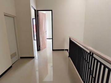 Rumah Baru Minimalis Dekat Raya MERR di Semampir Tengah Surabaya