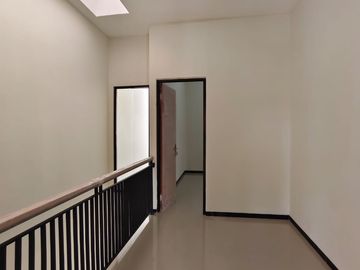 Rumah Baru Minimalis Dekat Raya MERR di Semampir Tengah Surabaya