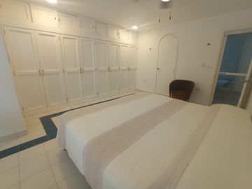 CASA EN VENTA EN GARCIA GINERES