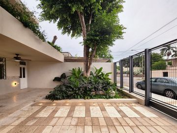 CASA EN VENTA EN GARCIA GINERES