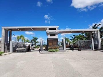 Affordable Townhouses For Sale In Woodtown Residences Dasmarinas Cavite.