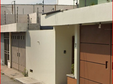 VENTA CASA RINCONADA DE LAS ROSAS CENTRO DE JIUTEPEC EN MORELOS