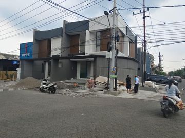 !FREE PAJAK! Rumah Premium Baru Gress Lokasi Kutisari Indah Surabaya